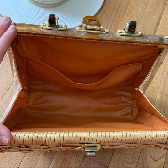 True Vintage 1960’s woven basket tote purse - Picture 4 of 10